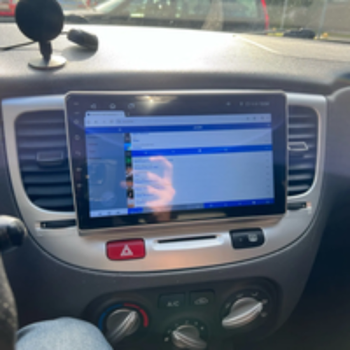 Inbouw Apple CarPlay en Android Auto systeem voor Kia Rio 2005-2011 met touchscreen.