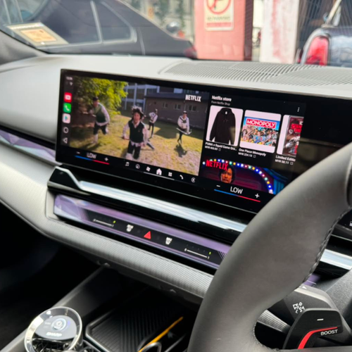 Review over Netflix en YouTube gebruik met CarPlay AI Box Pro in BMW en MINI