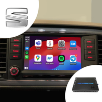CarPlay Box voor Seat geïnstalleerd in het dashboard met Apple CarPlay en Android Auto.