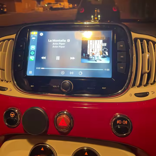 Installatie van Apple CarPlay systeem in Fiat 500 bouwjaar 2016-2022.