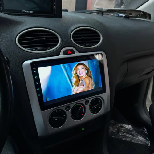 Android Auto upgrade radio in Ford Focus bouwjaar 2004-2010 met modern touchscreen.
