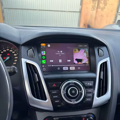 Touchscreen CarPlay upgrade in Ford Focus 2011-2019 voor handsfree bellen en muziekstreaming.
