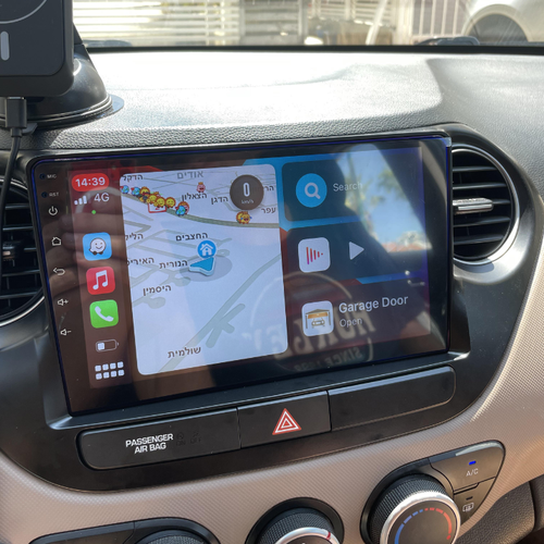 Dashboard van Hyundai i10 met ingebouwde Apple CarPlay radio.