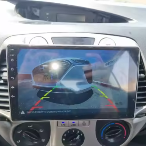 Bediening van CarPlay functies via stuurknoppen in de Hyundai i20 2008–2014.