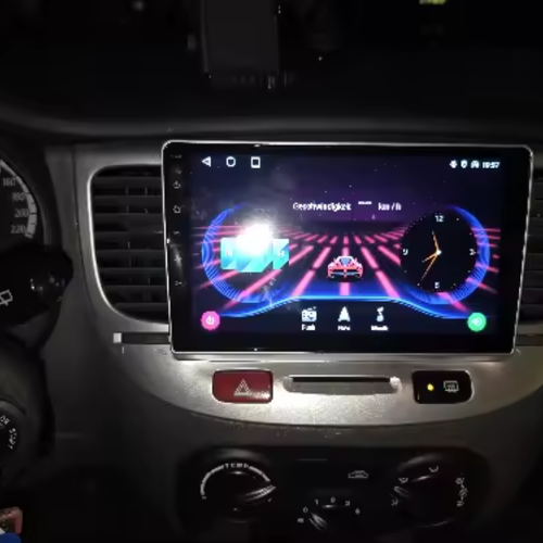 Touchscreen autoradio met Apple CarPlay functie in een Kia Rio 2005-2011.
