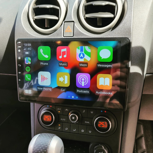 Apple  installatie in Nissan Qashqai dashboard voor modern infotainment.