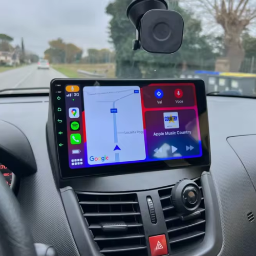 Android Auto op het grote touchscreen van een Peugeot 207