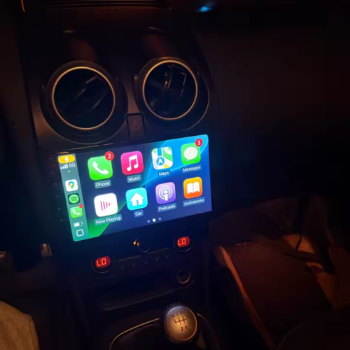 Vervanging van infotainment met CarPlay systeem in Nissan Qashqai.